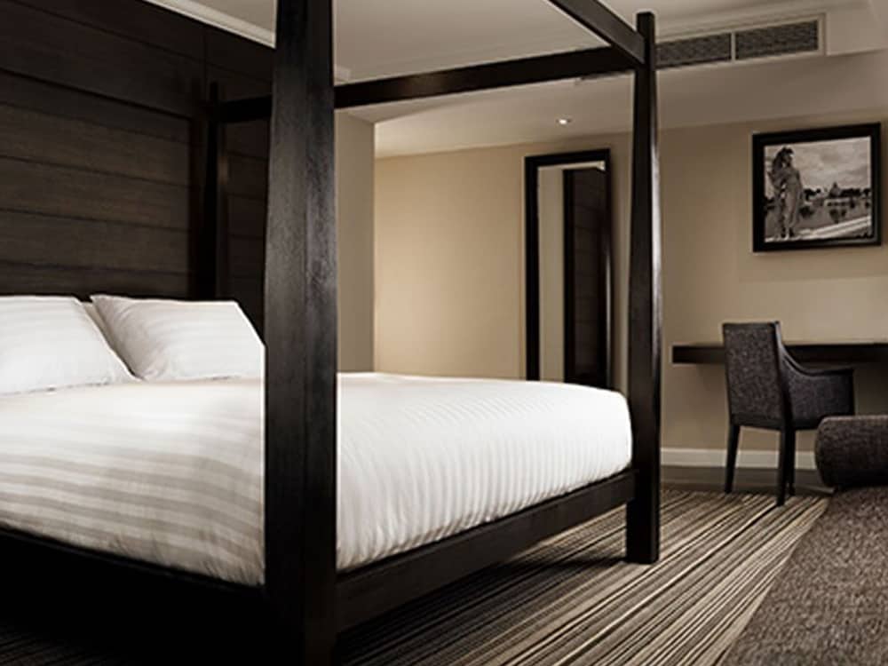 Junior Suite, 1 King Bed photo 2