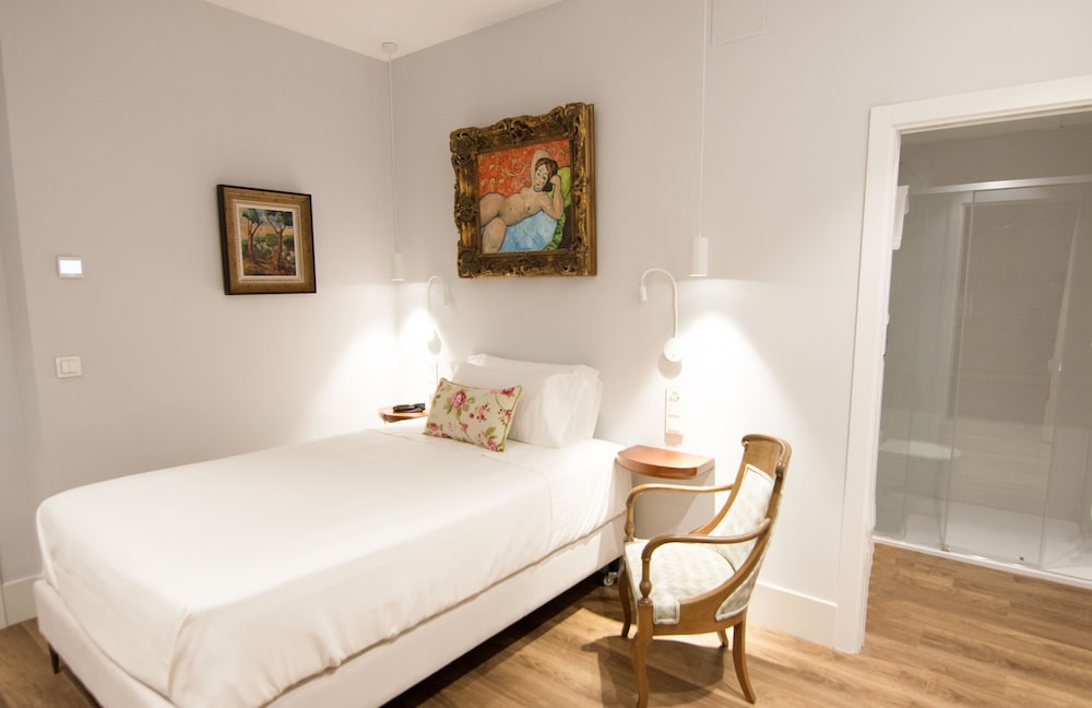 Single Room photo 3