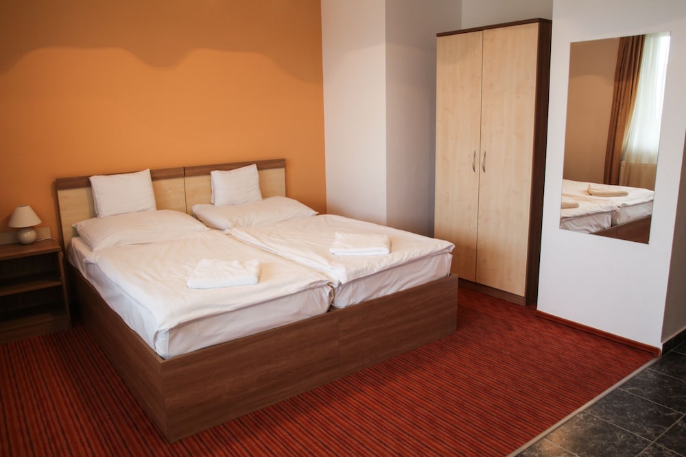 Standard Double Room - Photo 5