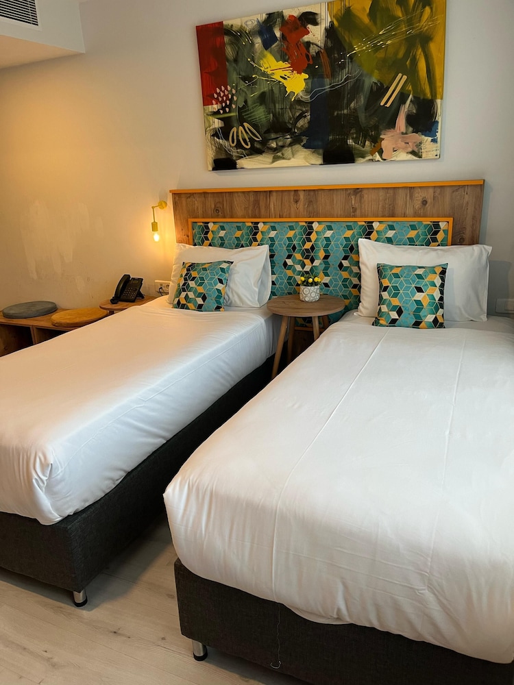 Business Twin Room, City View photo 3