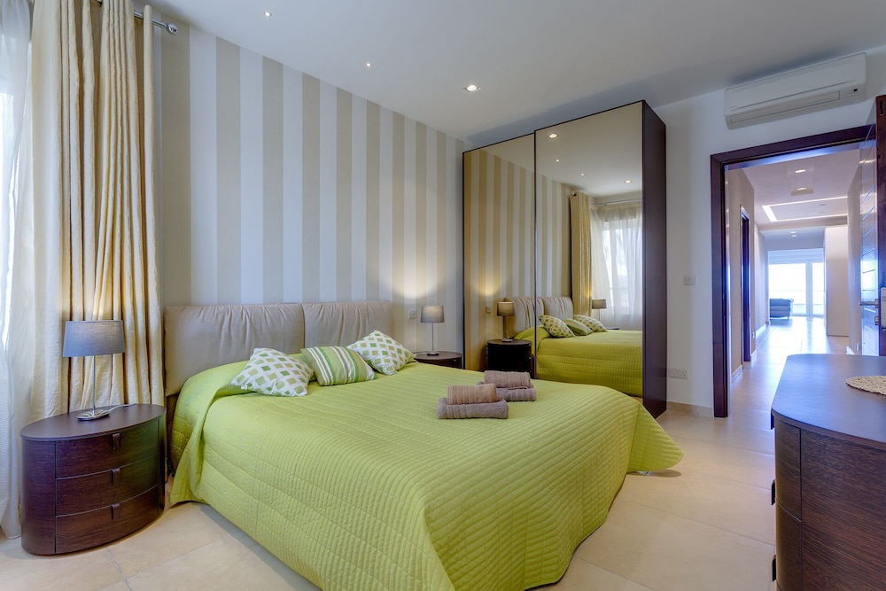 Apartment (3 Bedrooms)