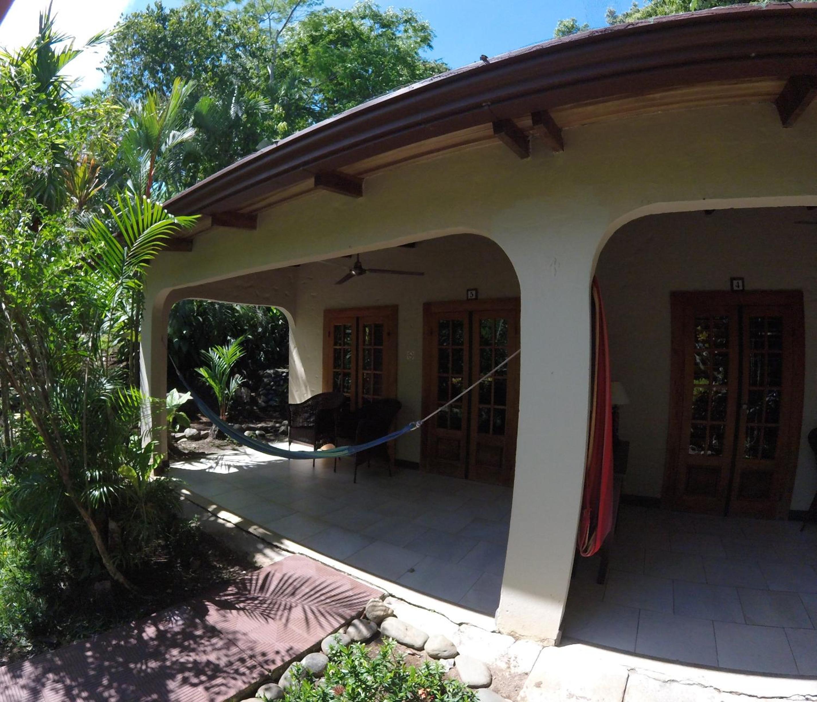 Double Room with Garden View - Photo 3