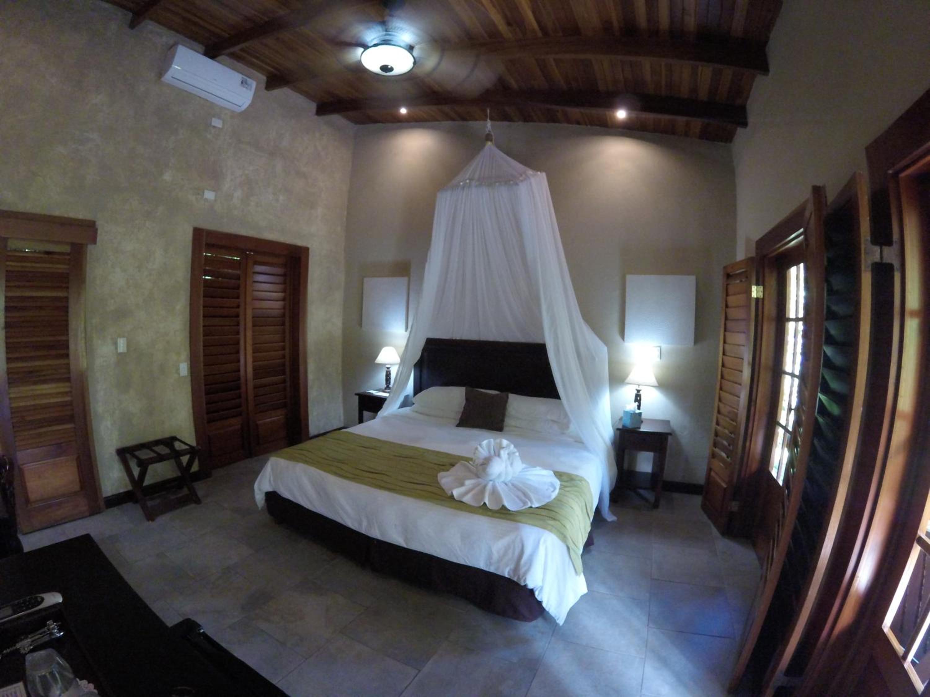 Double Room with Garden View - Photo 2