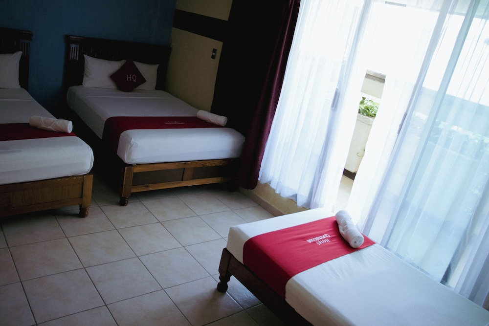 Standard Room, Multiple Beds photo 2