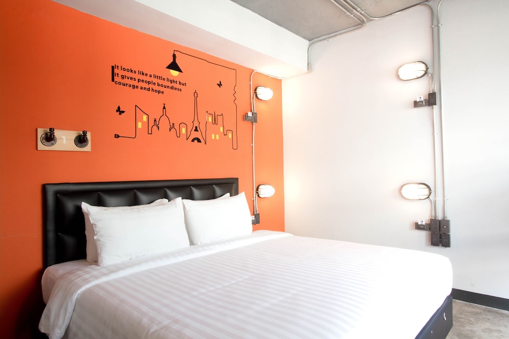 Deluxe Triple Room No Windows photo 1