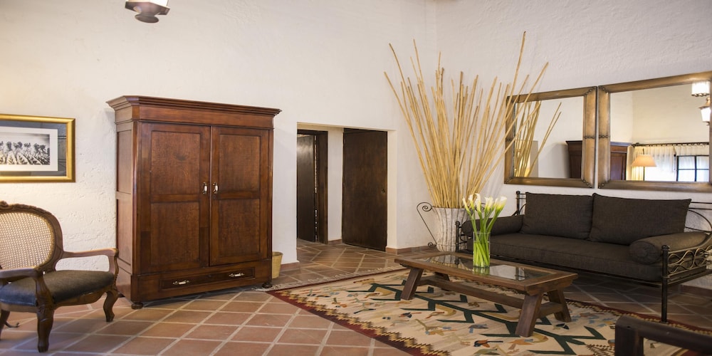 Grand Master Suite - Photo 4