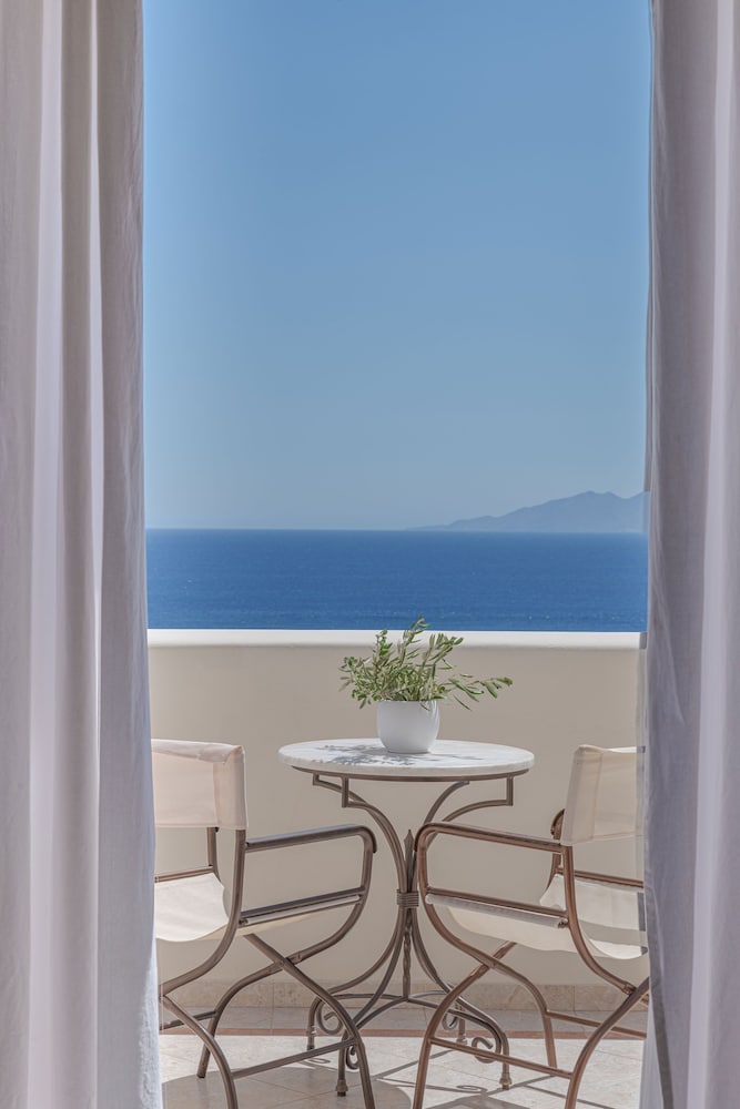 Deluxe Room, Sea View - Photo 2