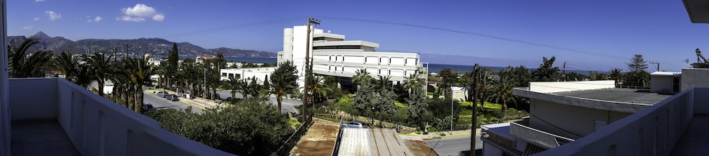 Basic Double Room, 1 Bedroom, Sea View photo 2