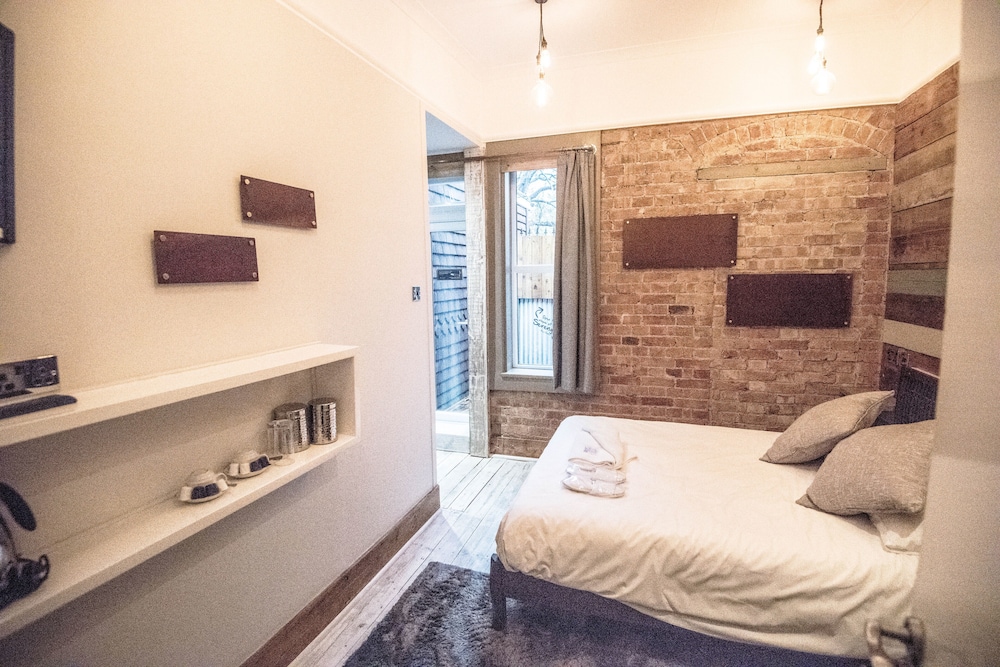 Budget Double Room photo 2