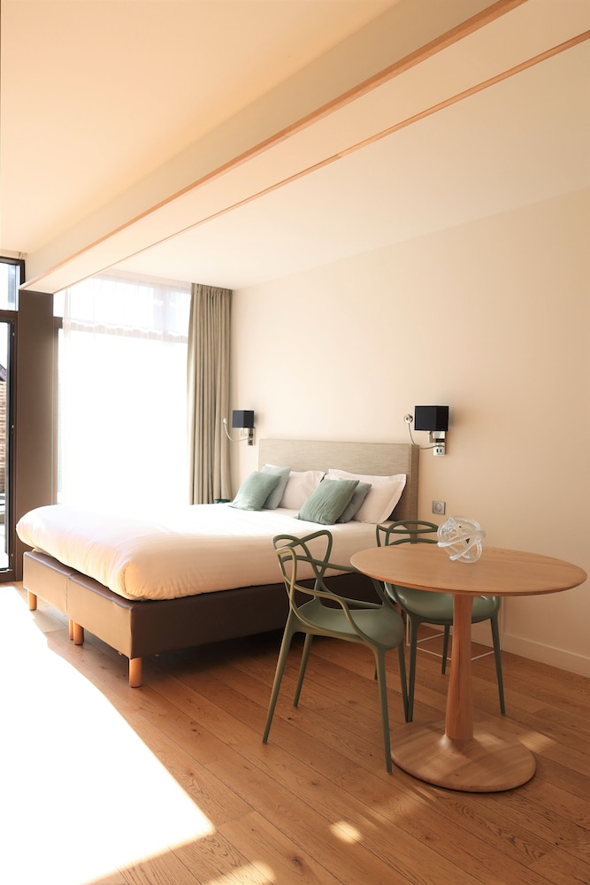 Classic Suite, City View