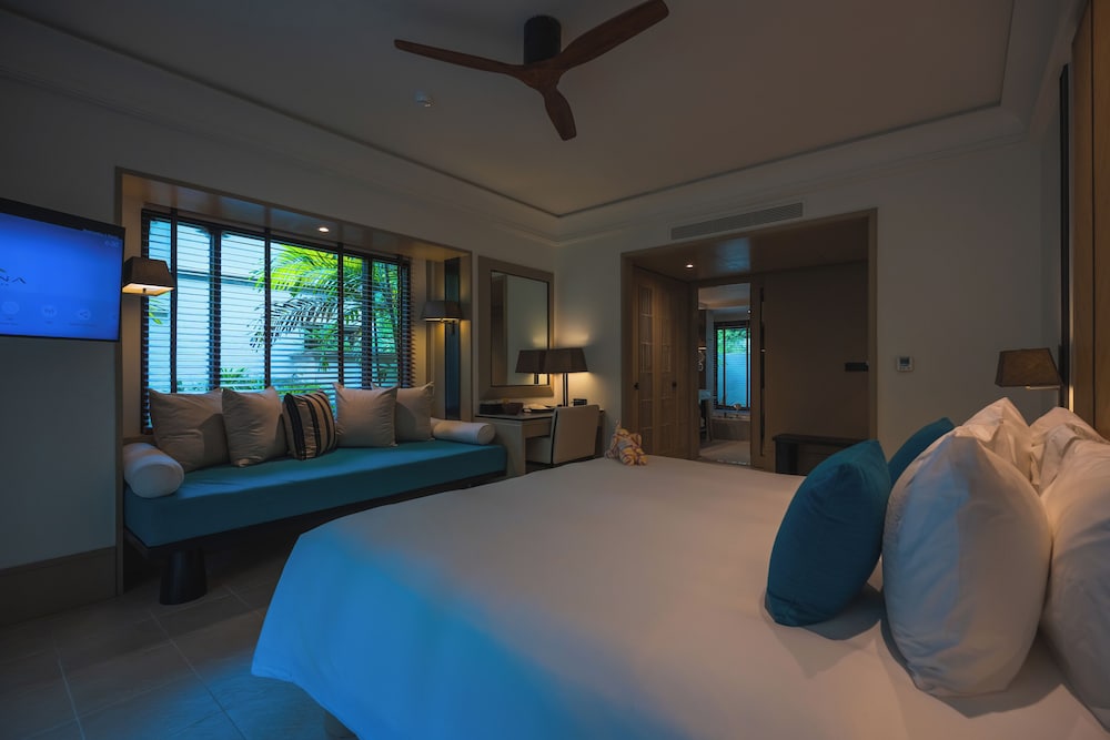 Deluxe Room, 1 King Bed (Garden Pavilion) - Photo 10