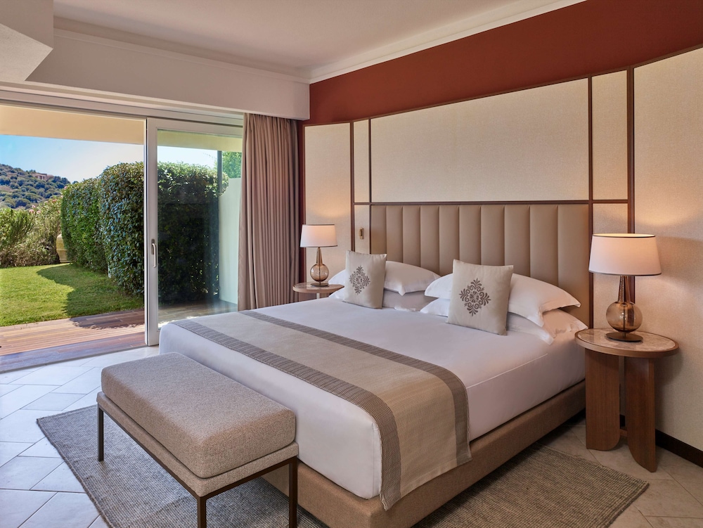 Junior Suite, 1 King Bed, Accessible, Jetted Tub