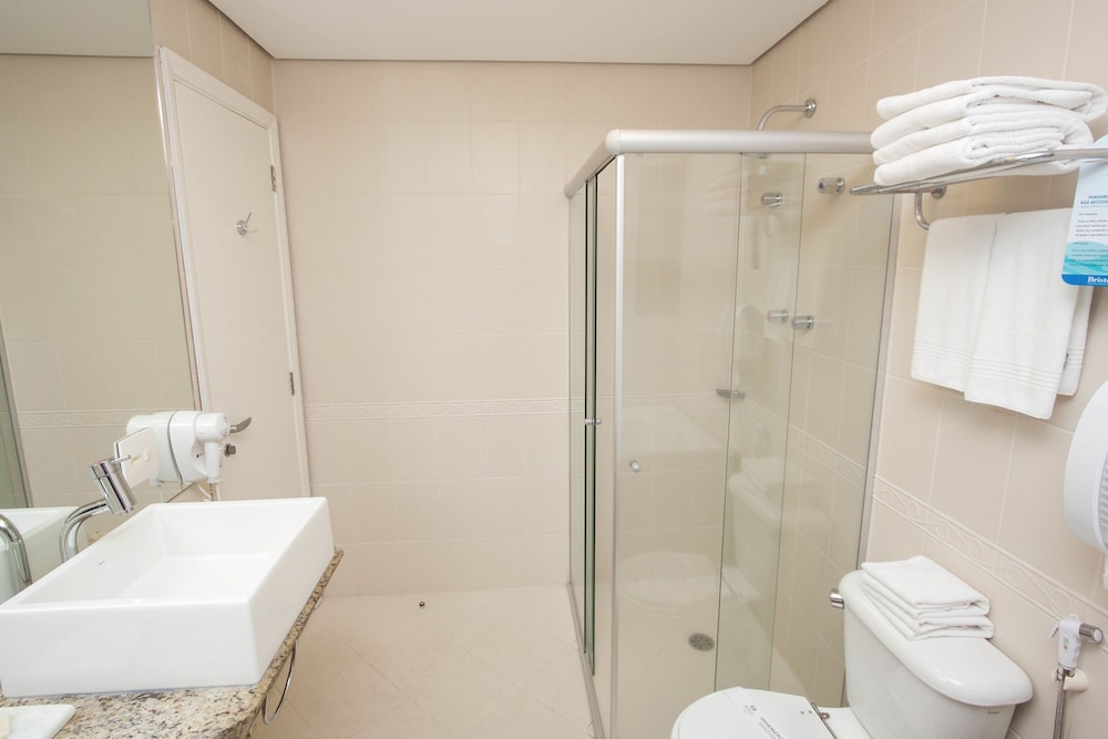 Deluxe Room (Twin) photo 3