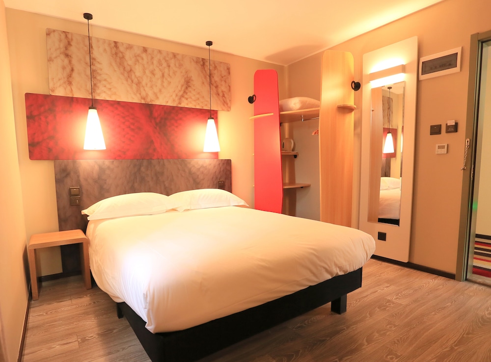 Standard Twin Room photo 2