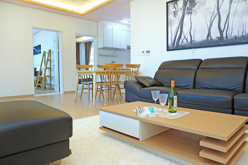 Double Room, 2 Double Beds, Non Smoking, Sea View photo 1