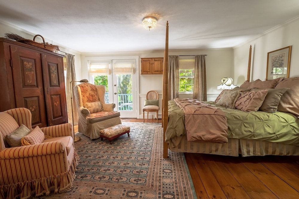 Deluxe Room, 1 Queen Bed with Porch photo 2