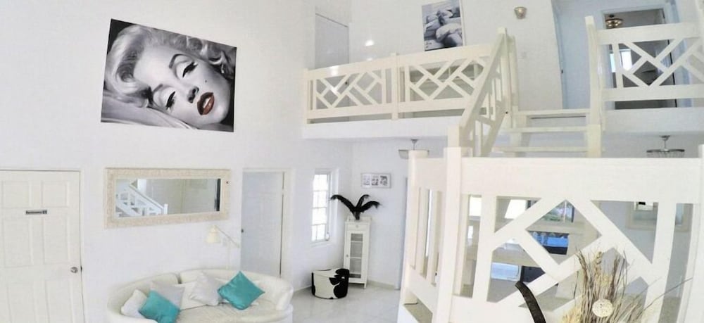7 Bedroom Villa