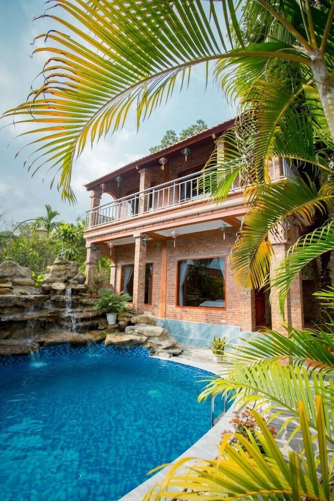 Deluxe Double Bungalow photo 2