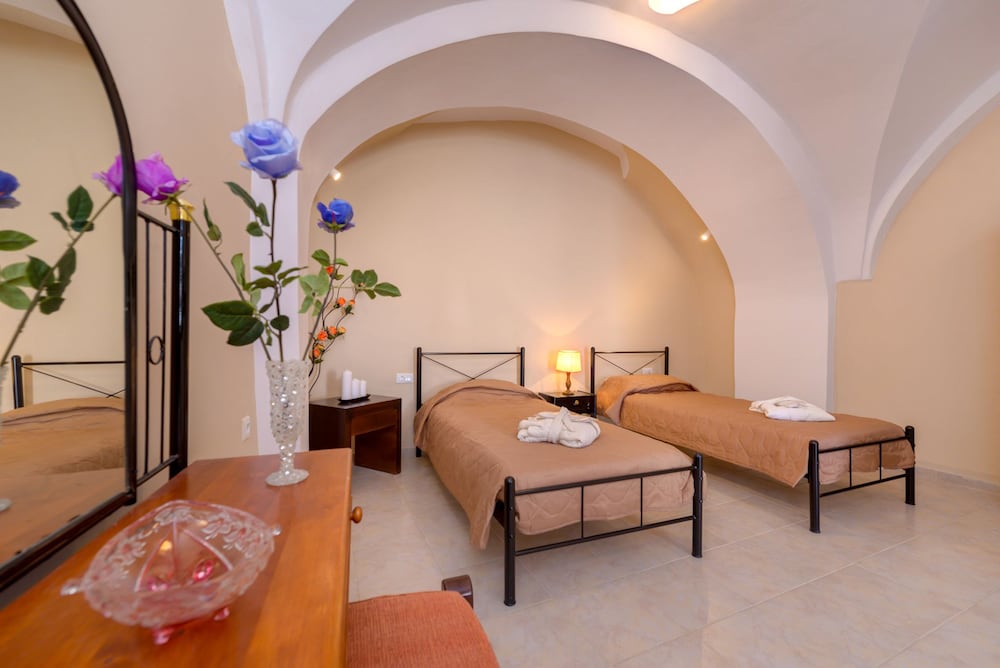 Comfort Studio Suite, Multiple Beds, Kitchenette, City View