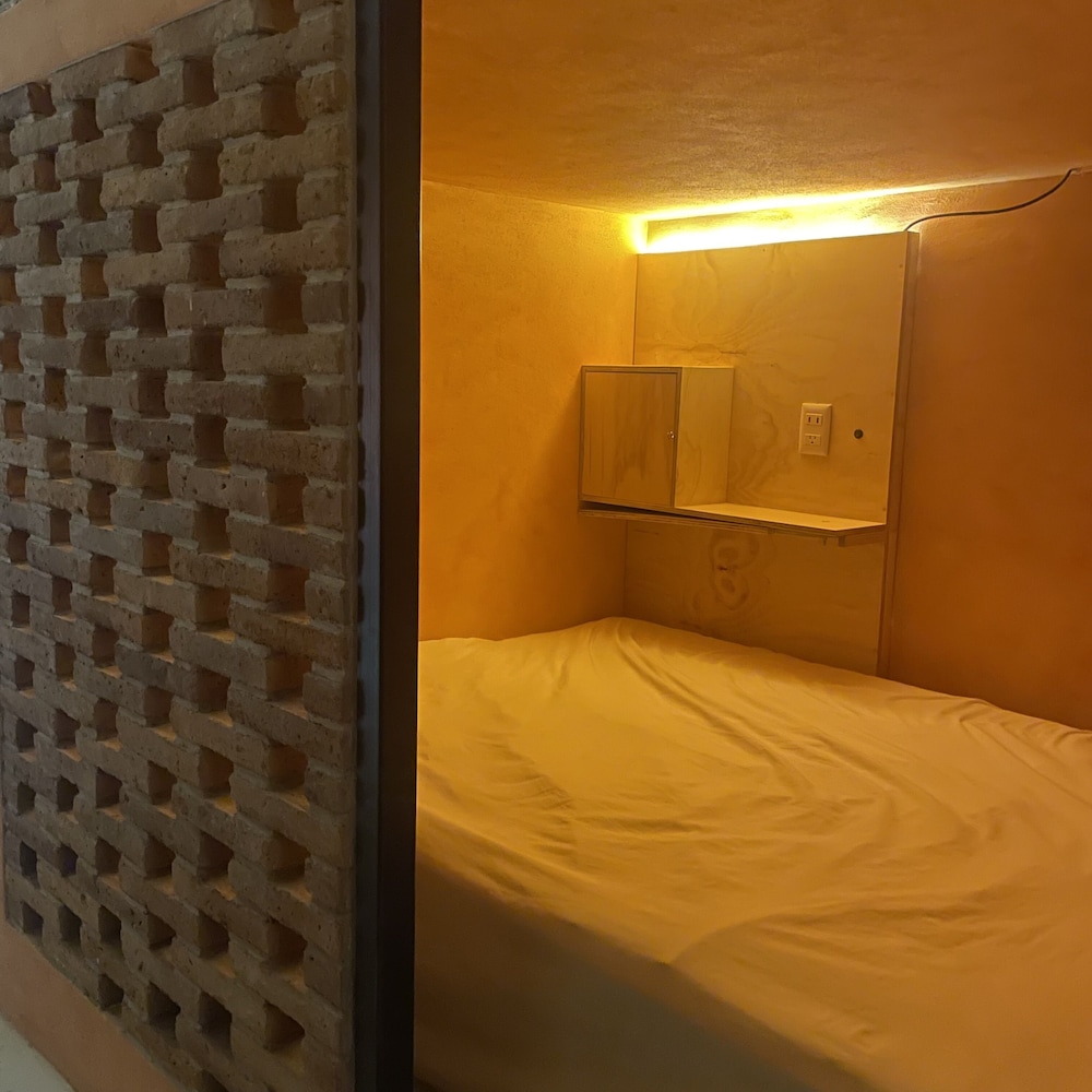 Deluxe shared dormitory for  8 people women only photo 2