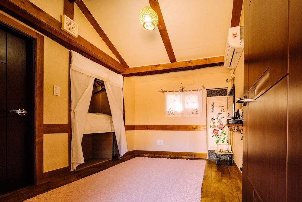 Traditional Room (Small Ondol, 2pax) photo 1