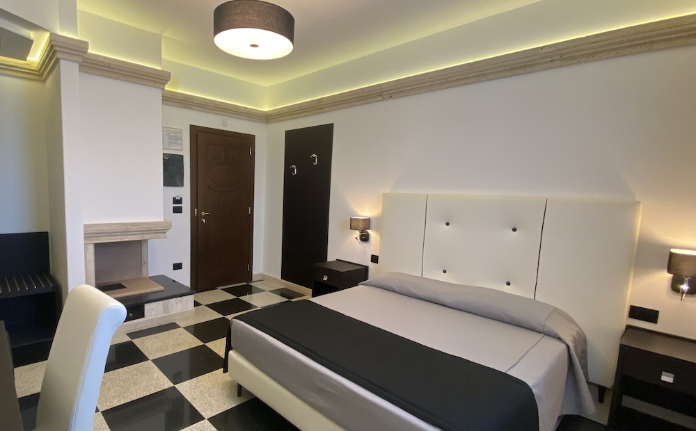 Deluxe Double Room photo 3