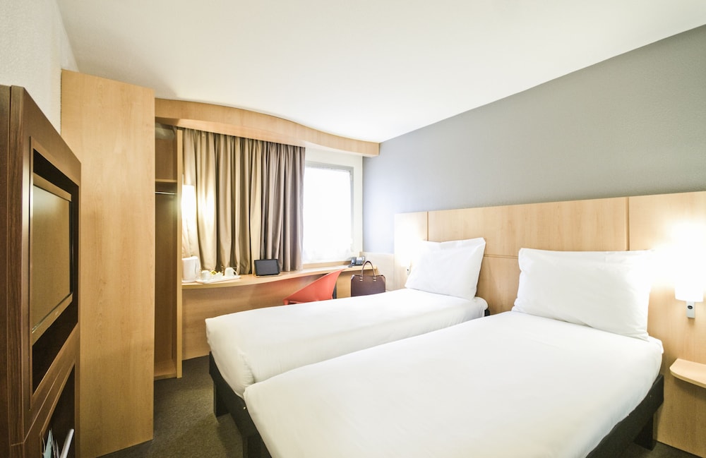 Standard Room, 2 Twin Beds - Photo 3