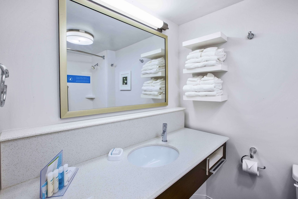 Room, 2 Queen Beds, Non Smoking, Refrigerator & Microwave - Photo 3