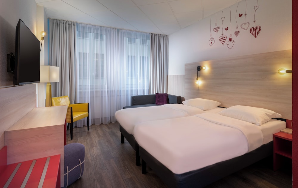 Room, 3 Twin Beds (Greet) photo 3