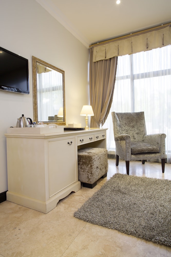 Executive Suite, 1 King Bed photo 2