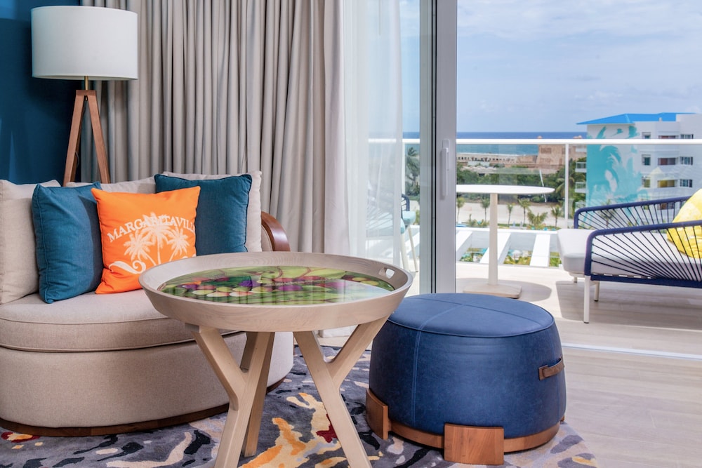 Luxury Suite (Junior) photo 3
