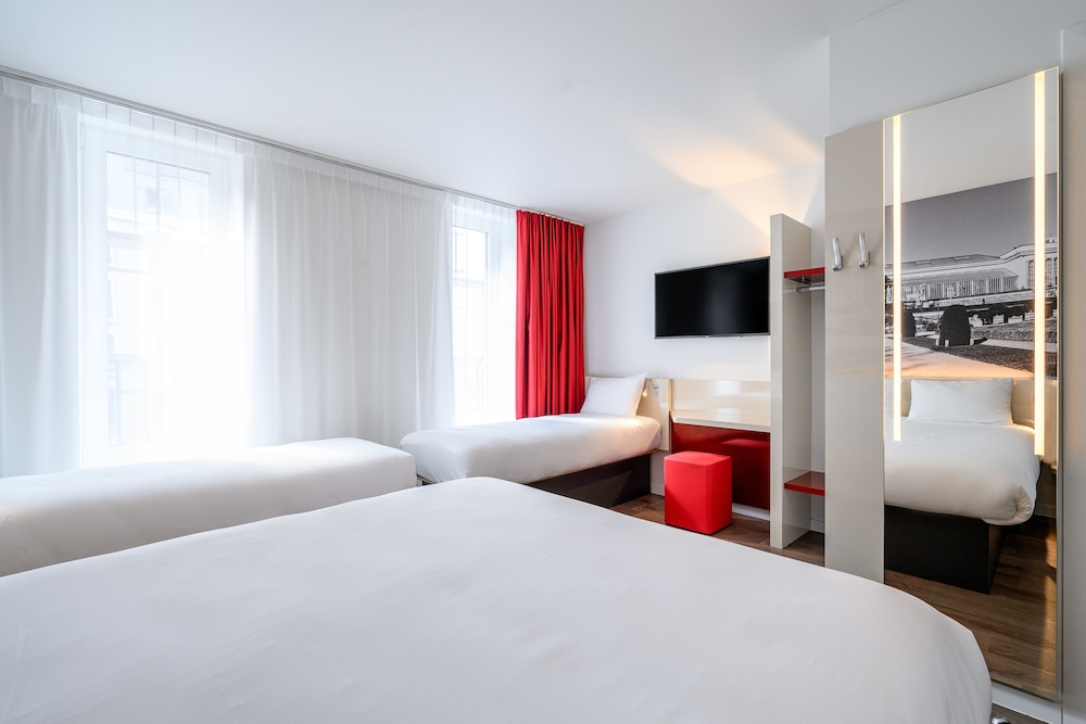 Classic Quadruple Room
