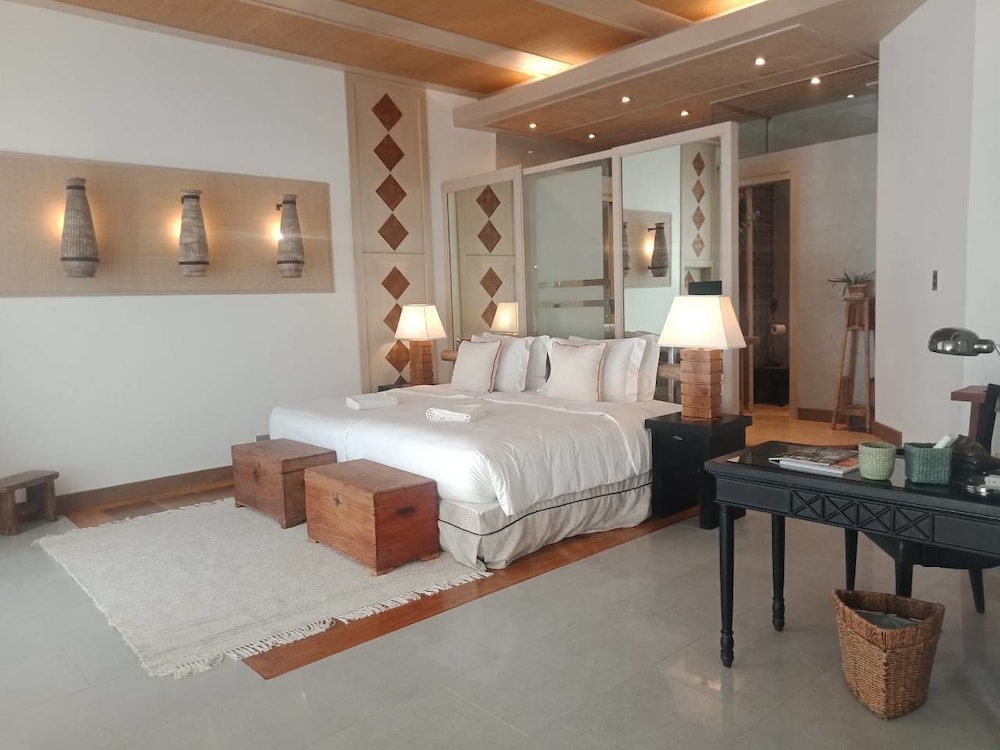 Ultima (Grand Premiere Ocean View Suite) photo 2