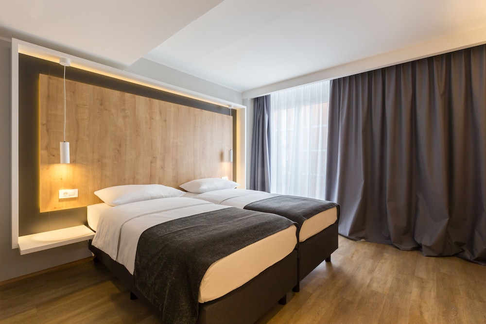 Deluxe Suite - Photo 4