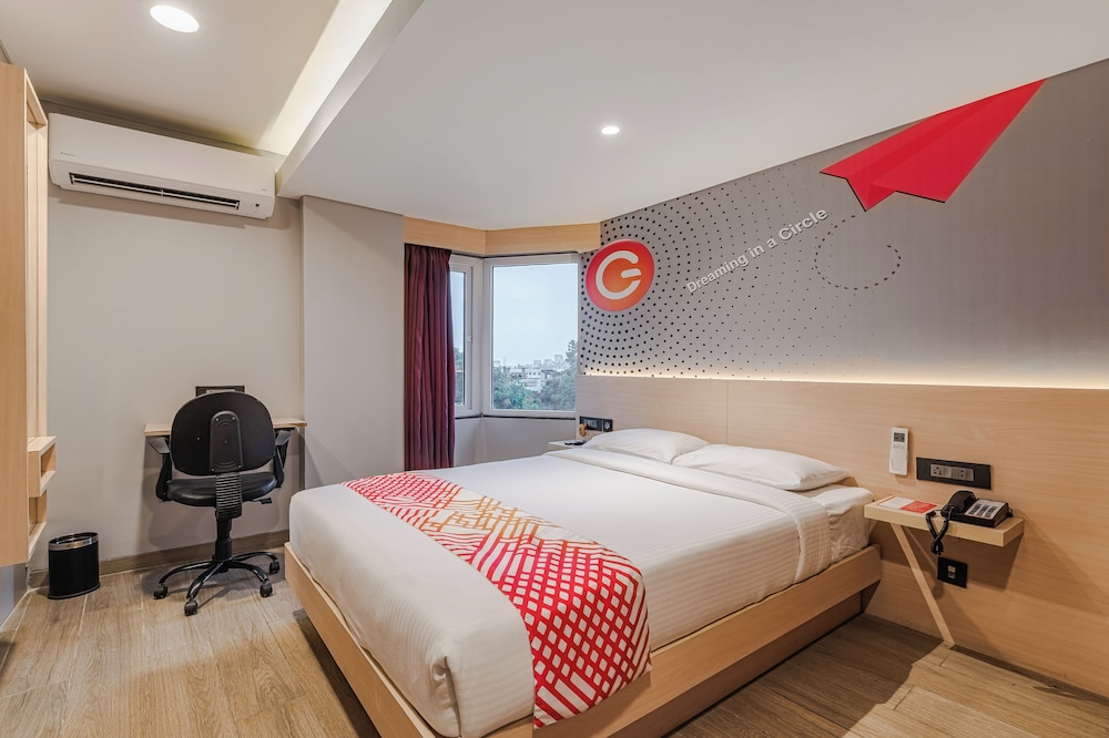 Luxe Queen Room - Photo 1
