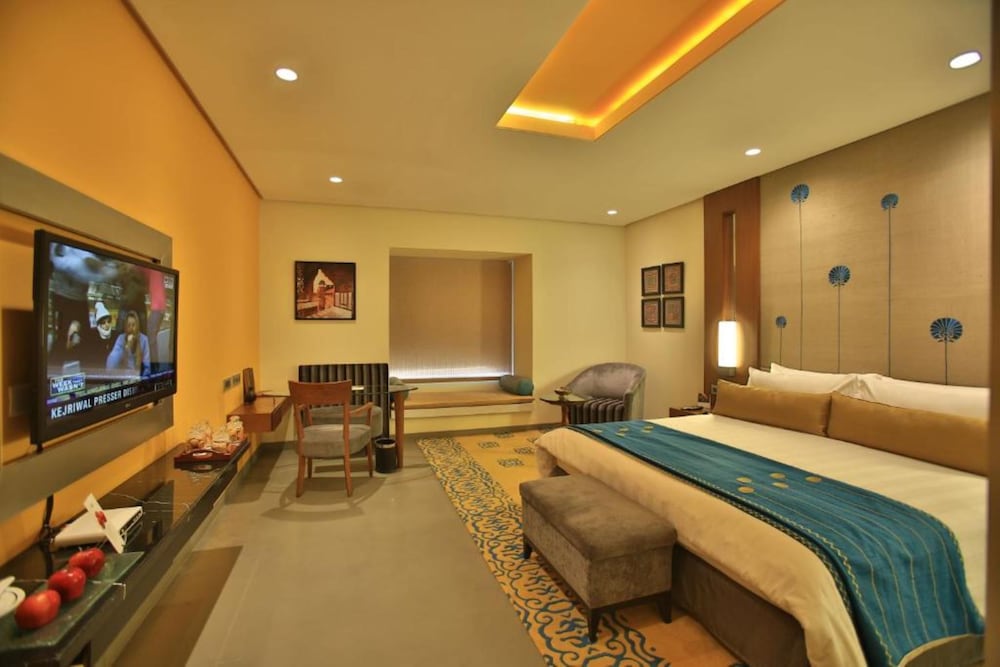 Deluxe Room, 1 King Bed (Jodhpur Chambers) photo 2