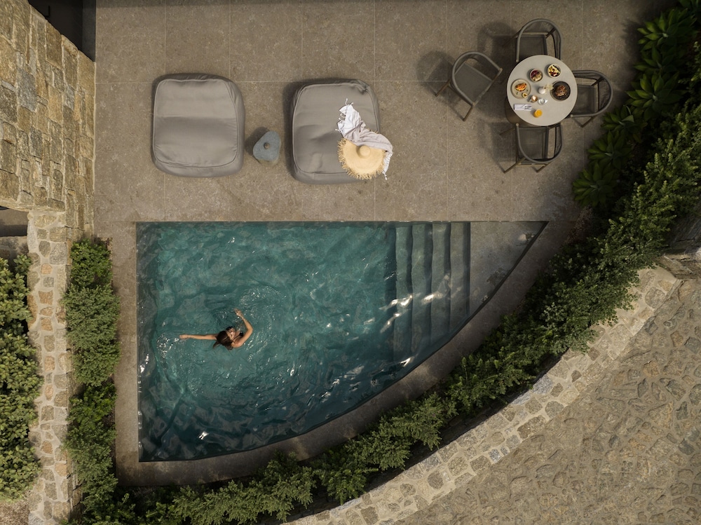 Executive Suite, Private Heated Pool, Sea View - Photo 10