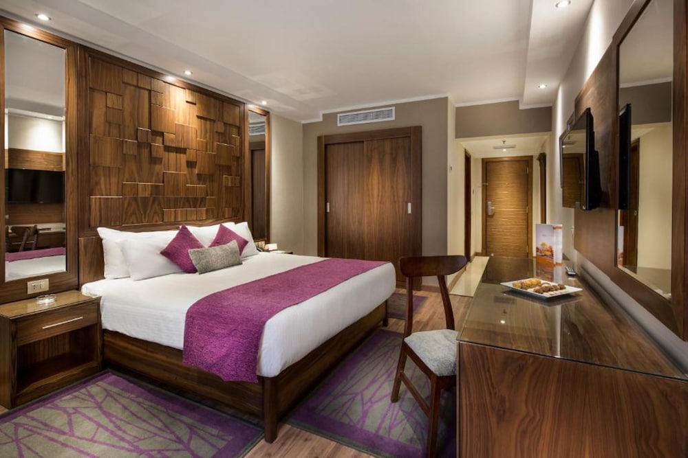 Standard King Room