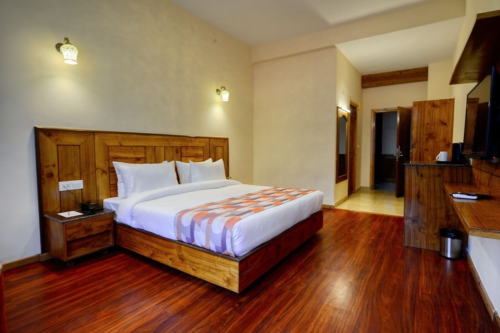 Deluxe Room - Photo 1