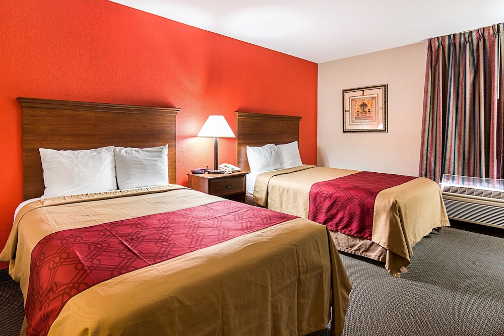 Standard Room, 2 Double Beds, Non Smoking - Photo 1