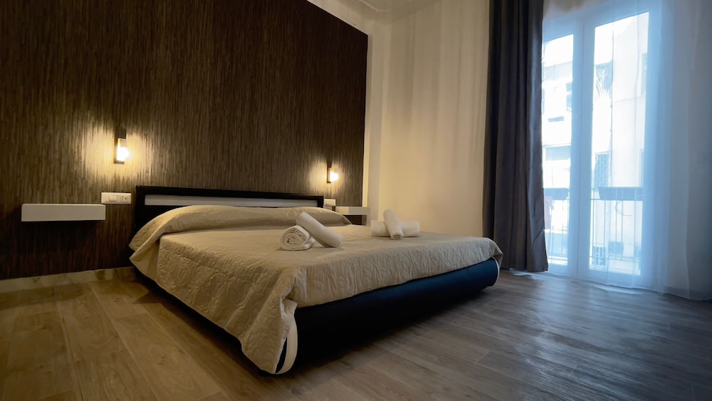 Superior Room, 1 Bedroom, Courtyard View
