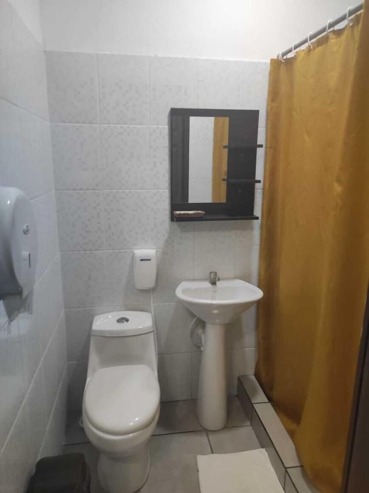 Standard Single Room with Shower photo 3