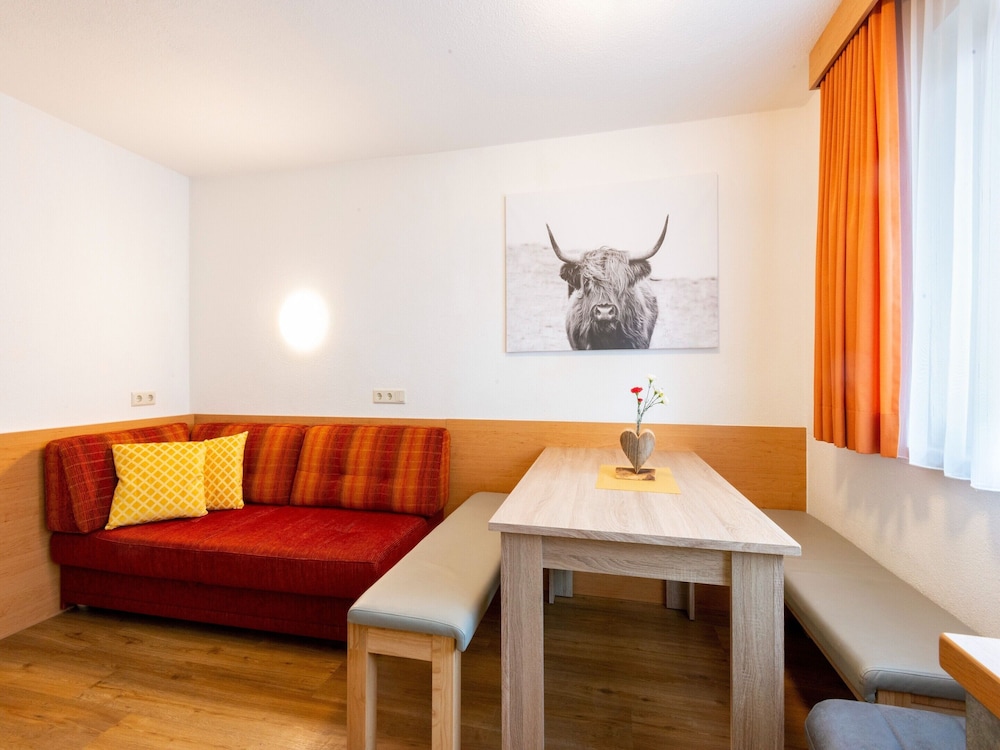 Apartment photo 2