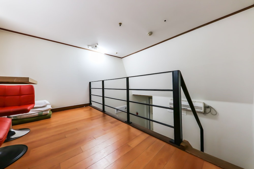 Duplex - Photo 6