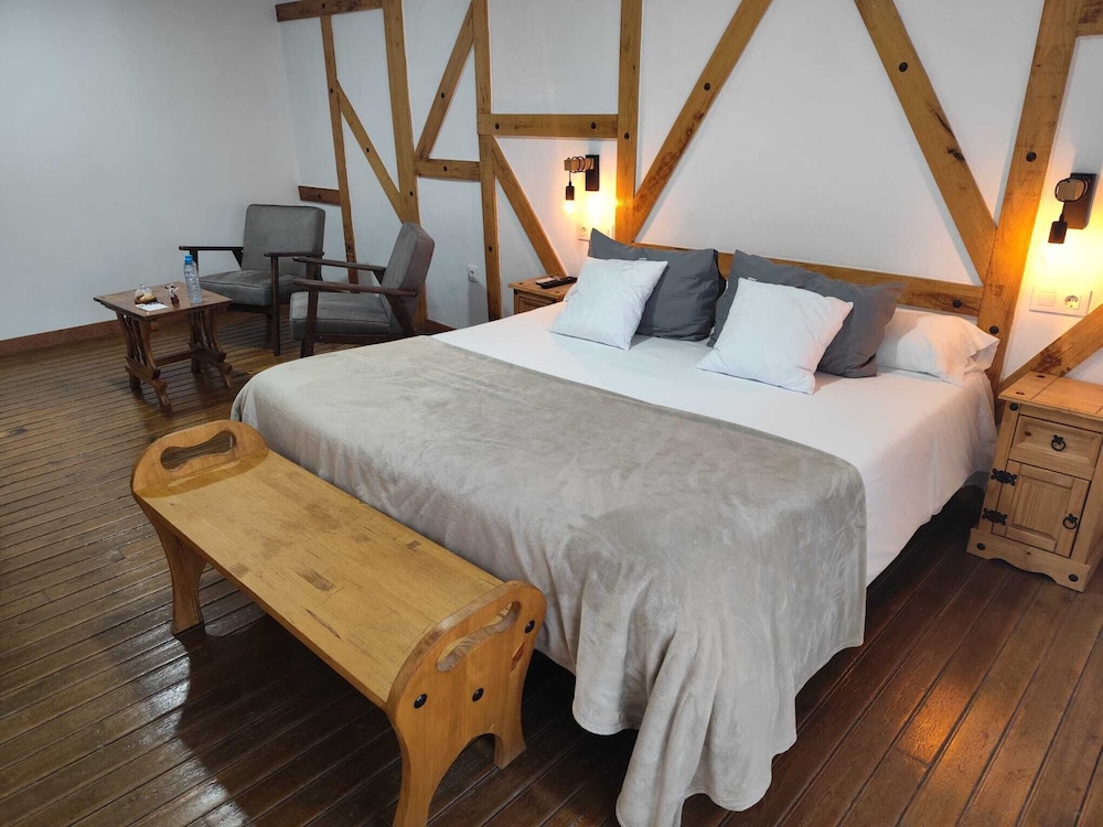 Double Room, 1 King Bed, Balcony photo 2