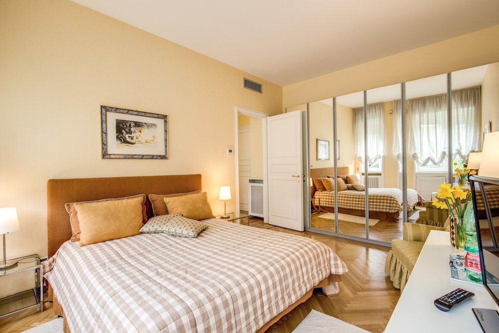 Deluxe Quadruple Room, 2 Bedrooms, Balcony, Pool View photo 1