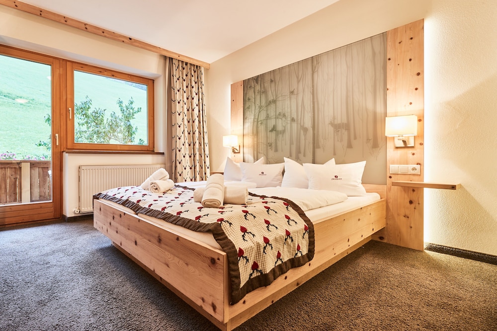 Superior Double Room, Balcony photo 1