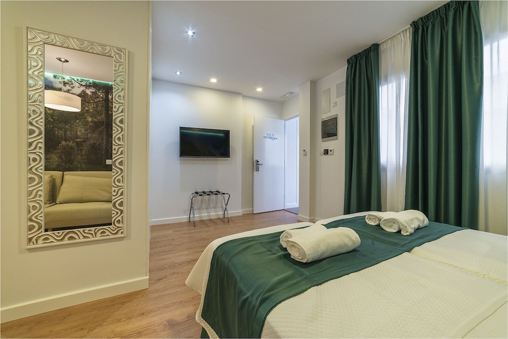 Studio Suite, 1 Queen Bed with Sofa bed