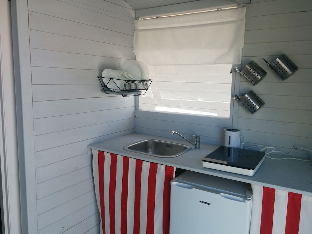 Basic Tent, 2 Bedrooms photo 2