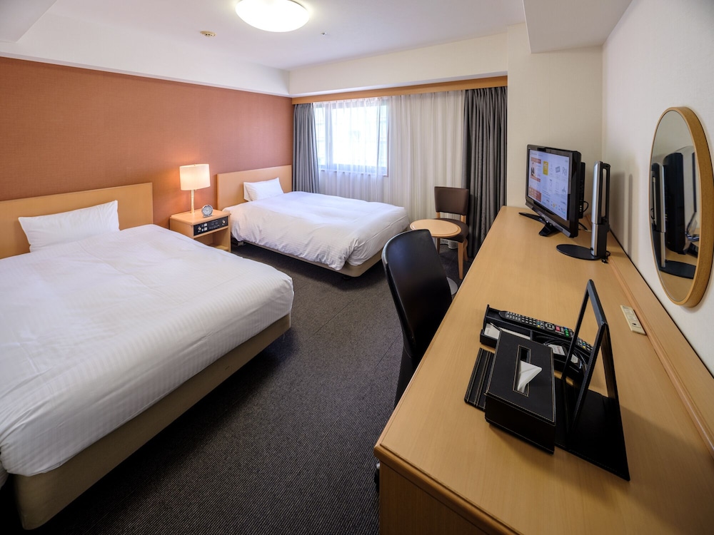 Standard Twin Room, Non-Smoking - Photo 1